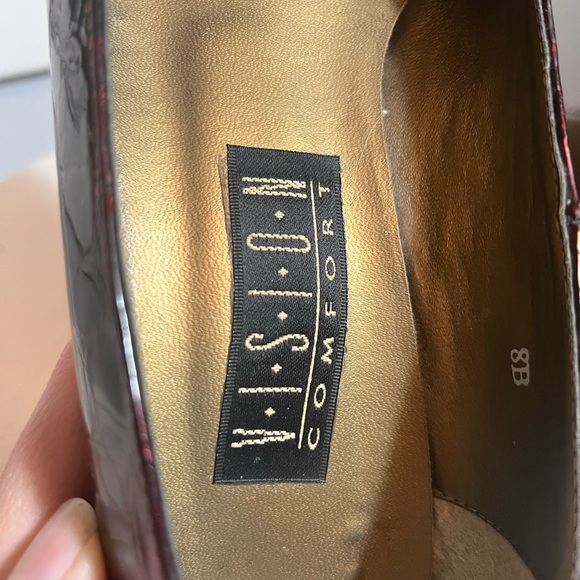 Vintage Burgundy Red Snakeskin Pattern Heels - Picture 7 of 8